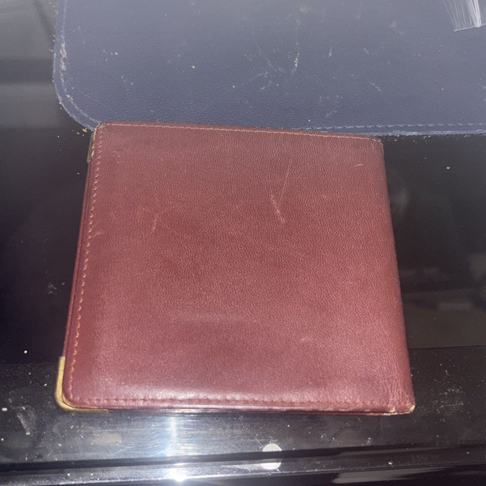 Must de Cartier Bordeaux Bifold Wallet – A Collector’s Statement - Picture 2 of 7